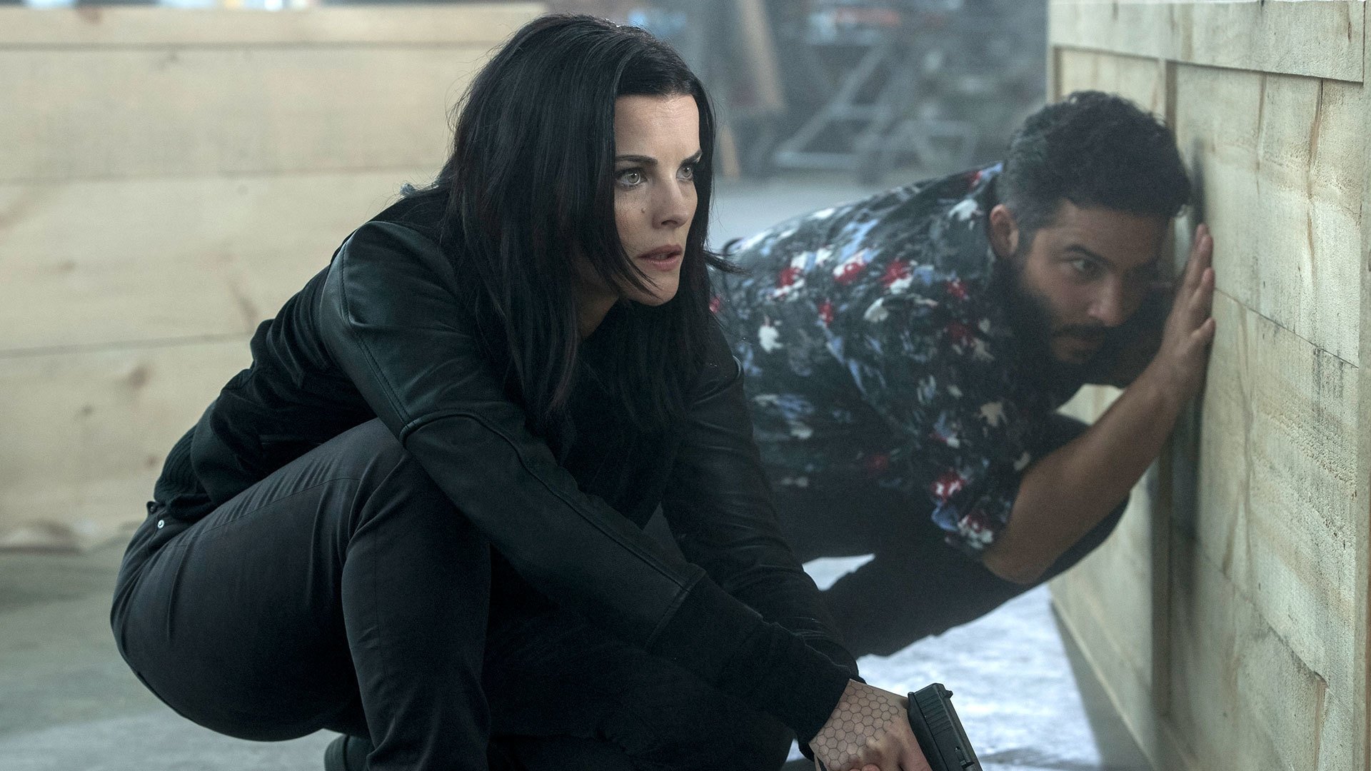 Blindspot 2017  [S03E06] - Adoring Suspect