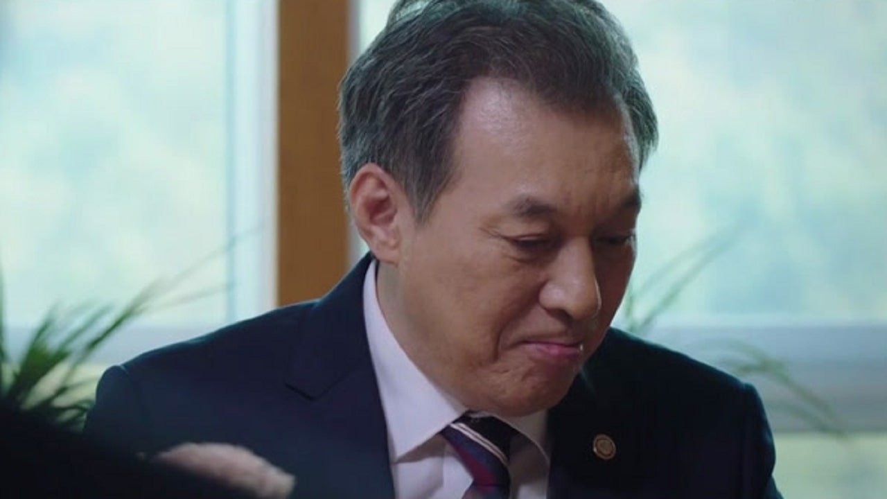 Chief of Staff 2019  [S02E10] - Weight of 6 Grams
