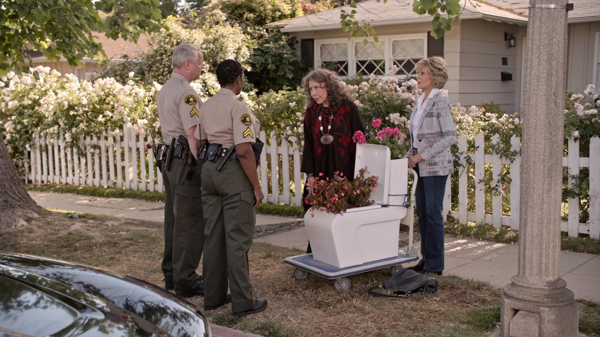 Grace and Frankie 2020  [S06E11] - The Laughing Stock