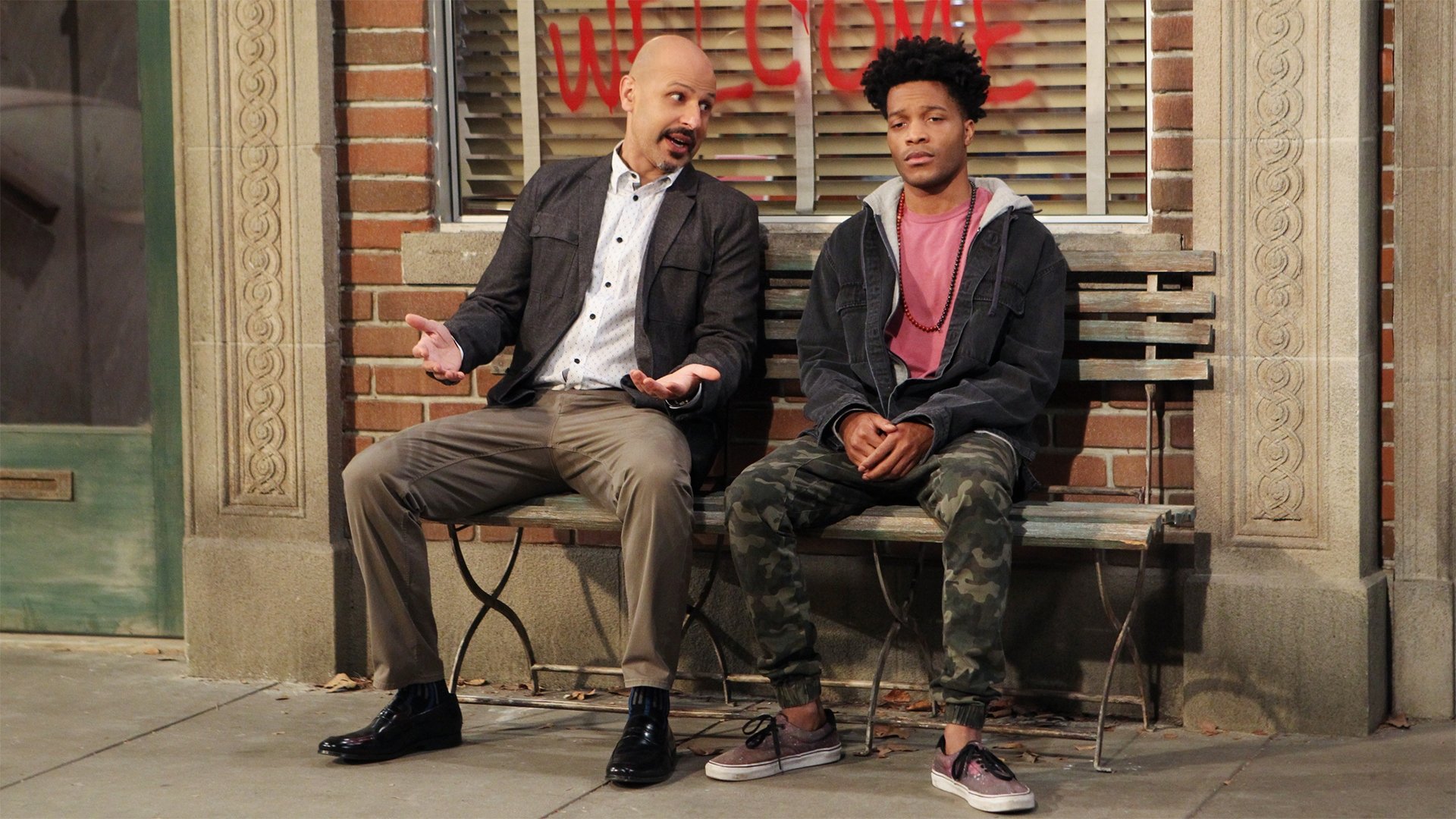 Superior Donuts 2017  [S01E05] - Takin' It to the Streets