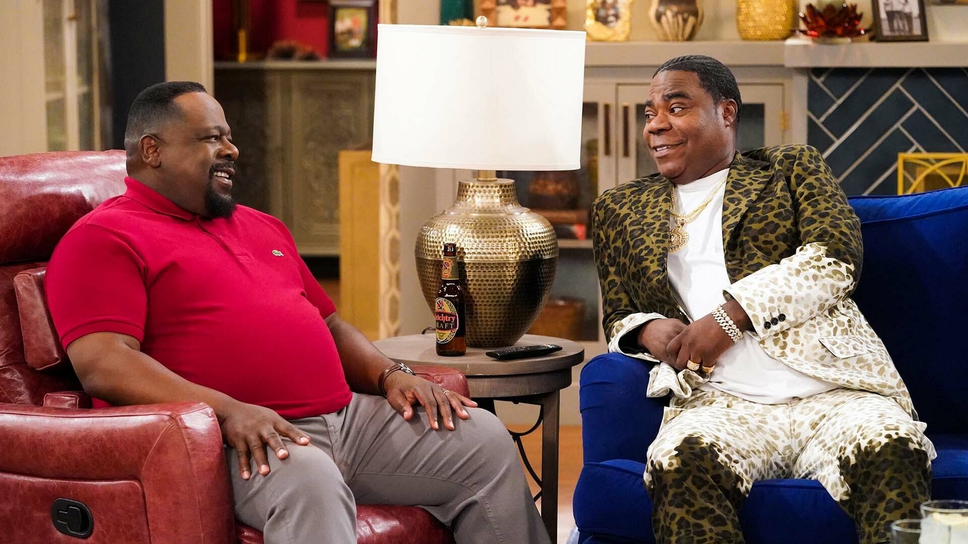 The Neighborhood 2021  [S04E17] - Welcome to Bro Money, Bro Problems