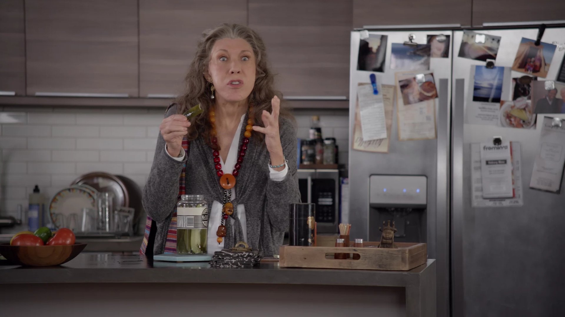 Grace and Frankie 2017  [S03E06] - The Pot