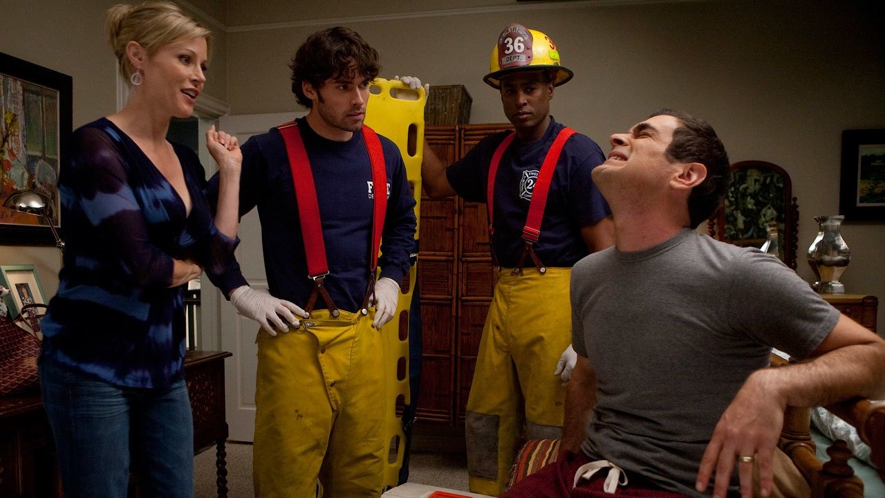Modern Family 2009  [S01E11] - Up All Night