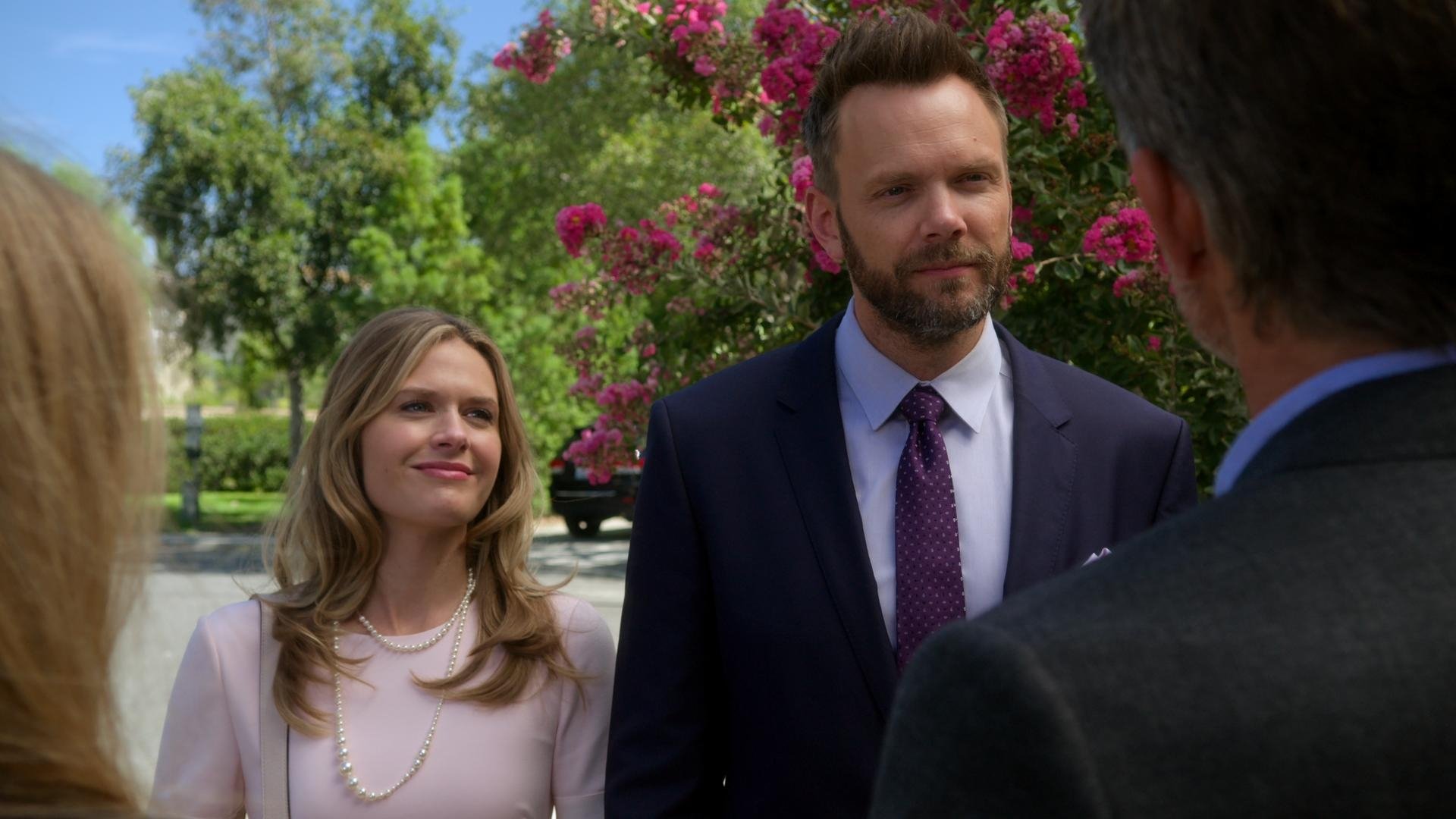 Santa Clarita Diet 2018  [S02E02] - Coyote in Yoga Pants