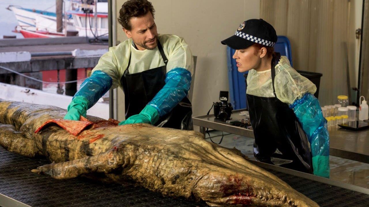Harrow 2018  [S01E03] - Hic Sunt Dracones