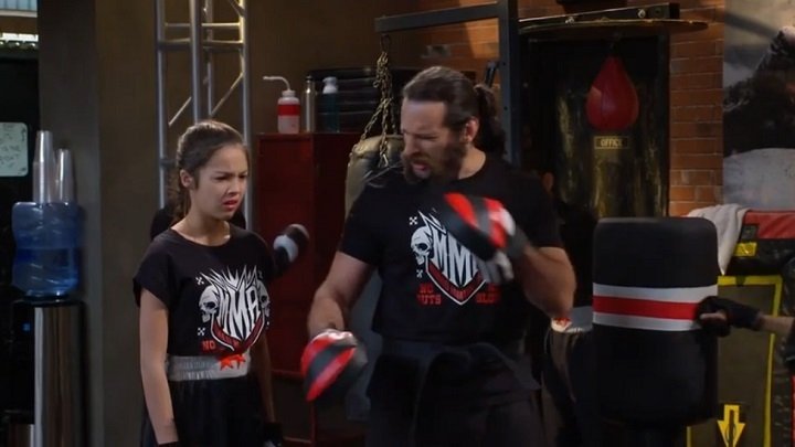 Bizaardvark 2016  [S01E06] - Unboxing
