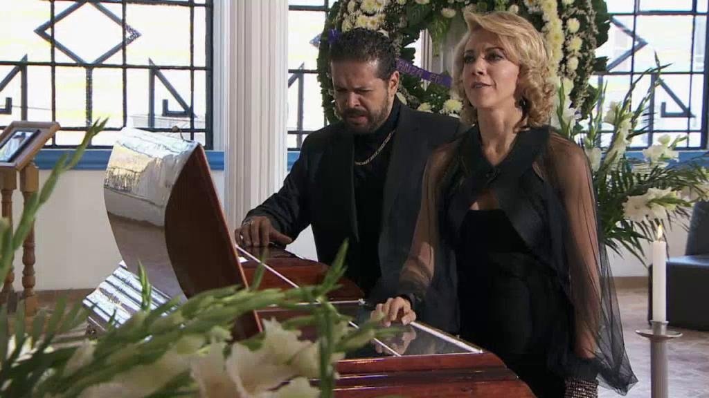 El Señor de los Cielos 2013  [S01E07] - Murió envenenado
