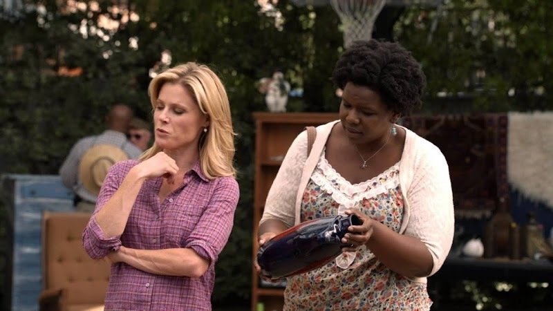 Modern Family 2012  [S04E06] - Yard Sale