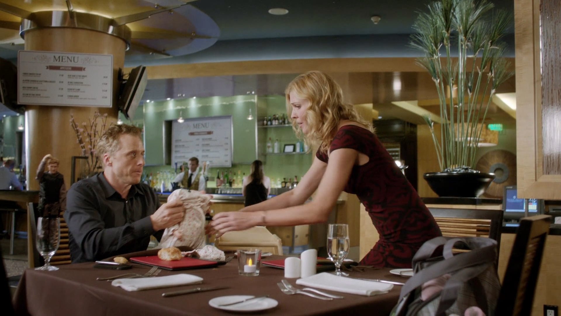Con Man 2015  [S01E07] - Doll Faced