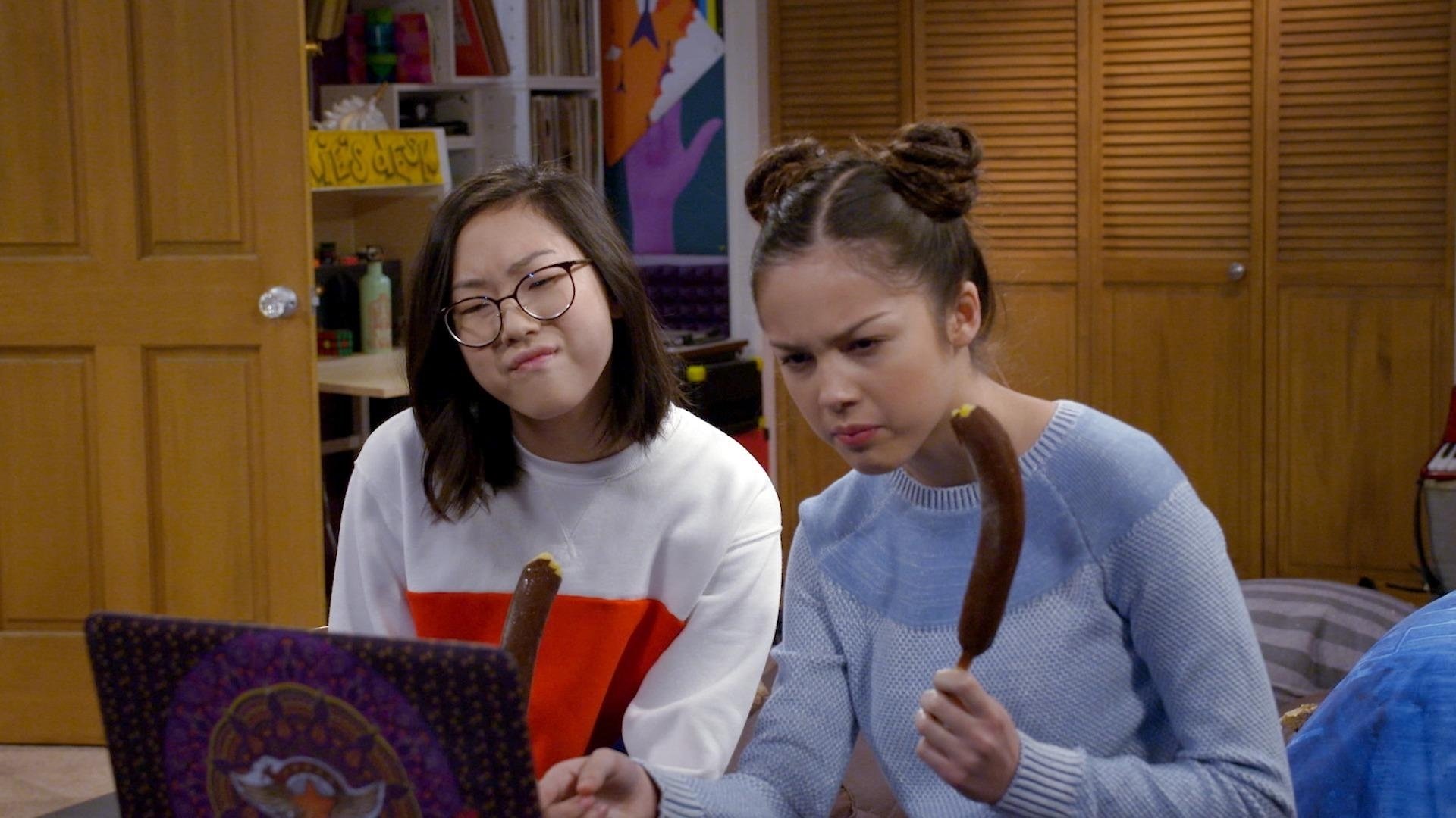 Bizaardvark 2017  [S02E02] - Chocolate Bananas