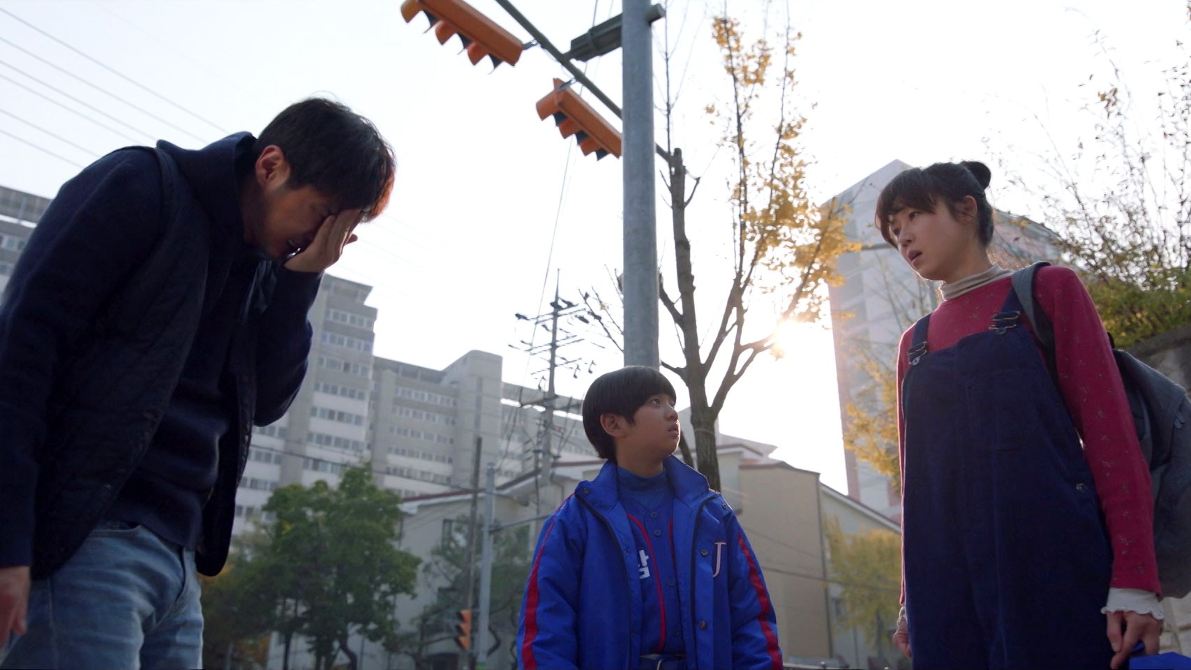 When the Camellia Blooms 2019  [S01E18] - I Will Welcome Everyone (2)
