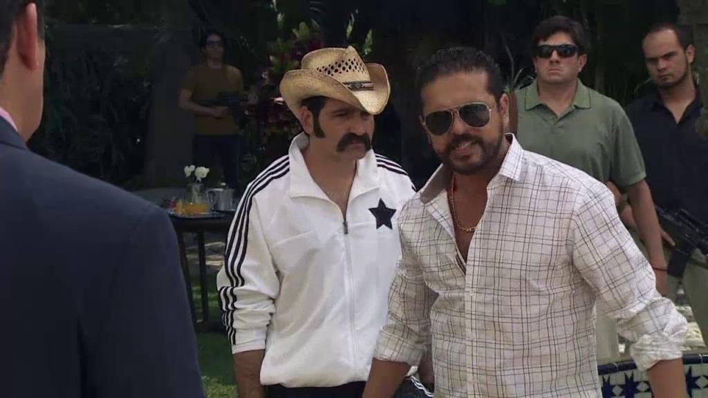 El Señor de los Cielos 2013  [S01E09] - Pacto de narcos