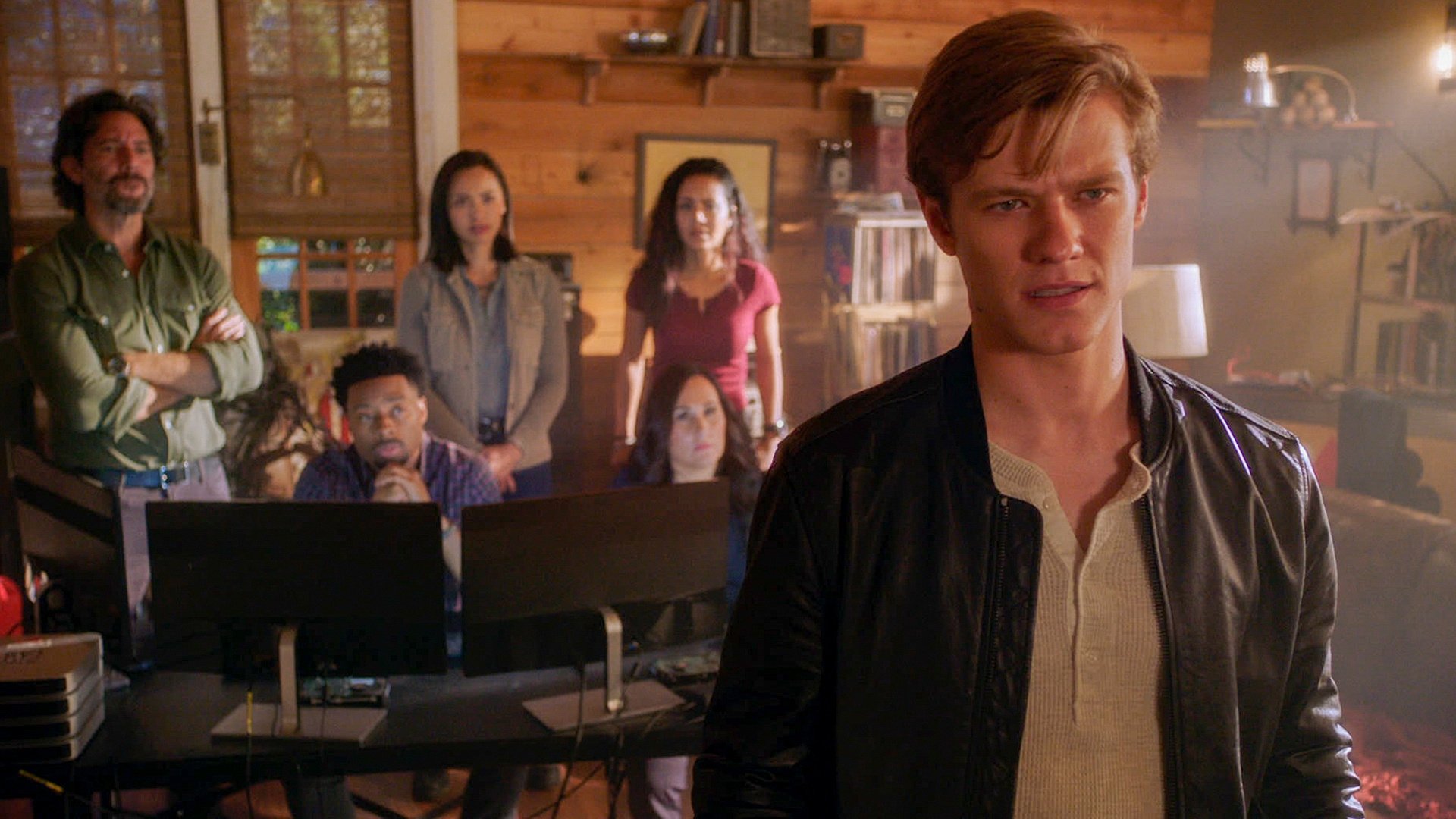 MacGyver 2020  [S04E01] - Fire + Ashes + Legacy = Phoenix