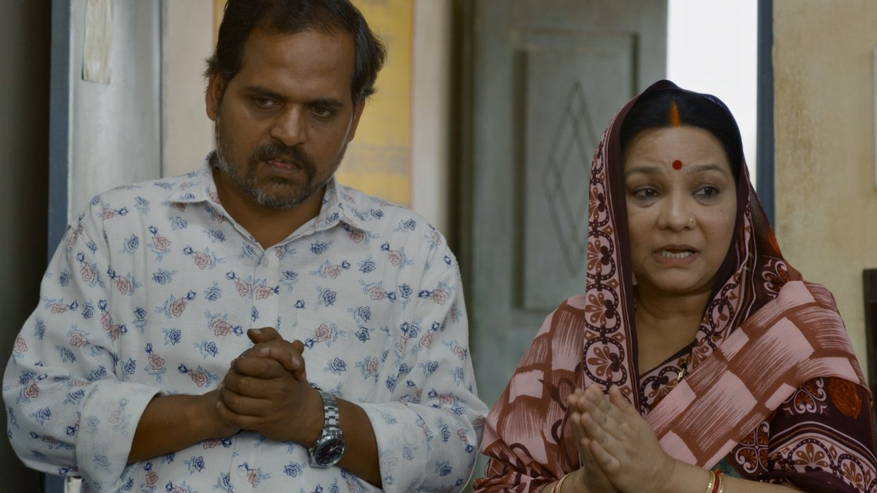 Panchayat 2022  [S02E08] - Parivaar