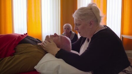 Surviving Death 2021  [S01E02] - Mediums (1)