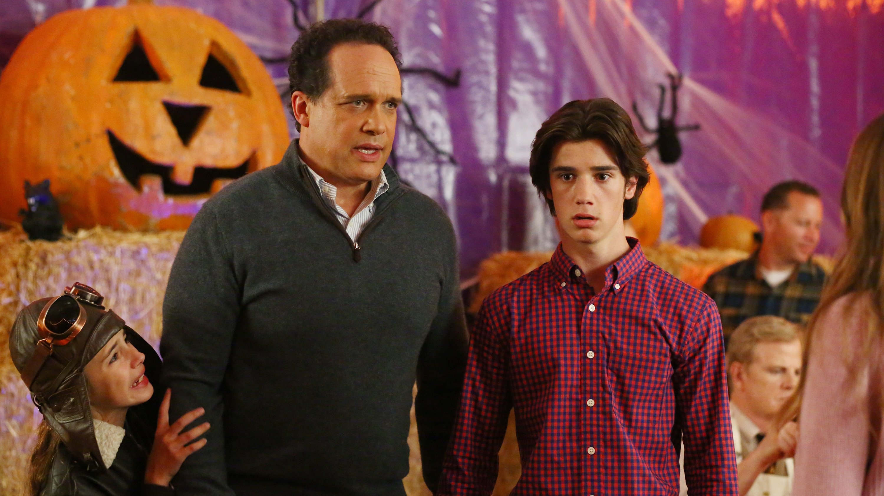 American Housewife 2019  [S04E05] - The Maze