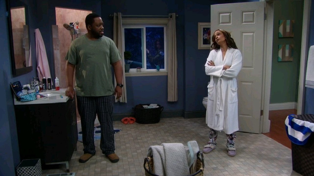 K.C. Undercover 2017  [S03E04] - Web of Lies
