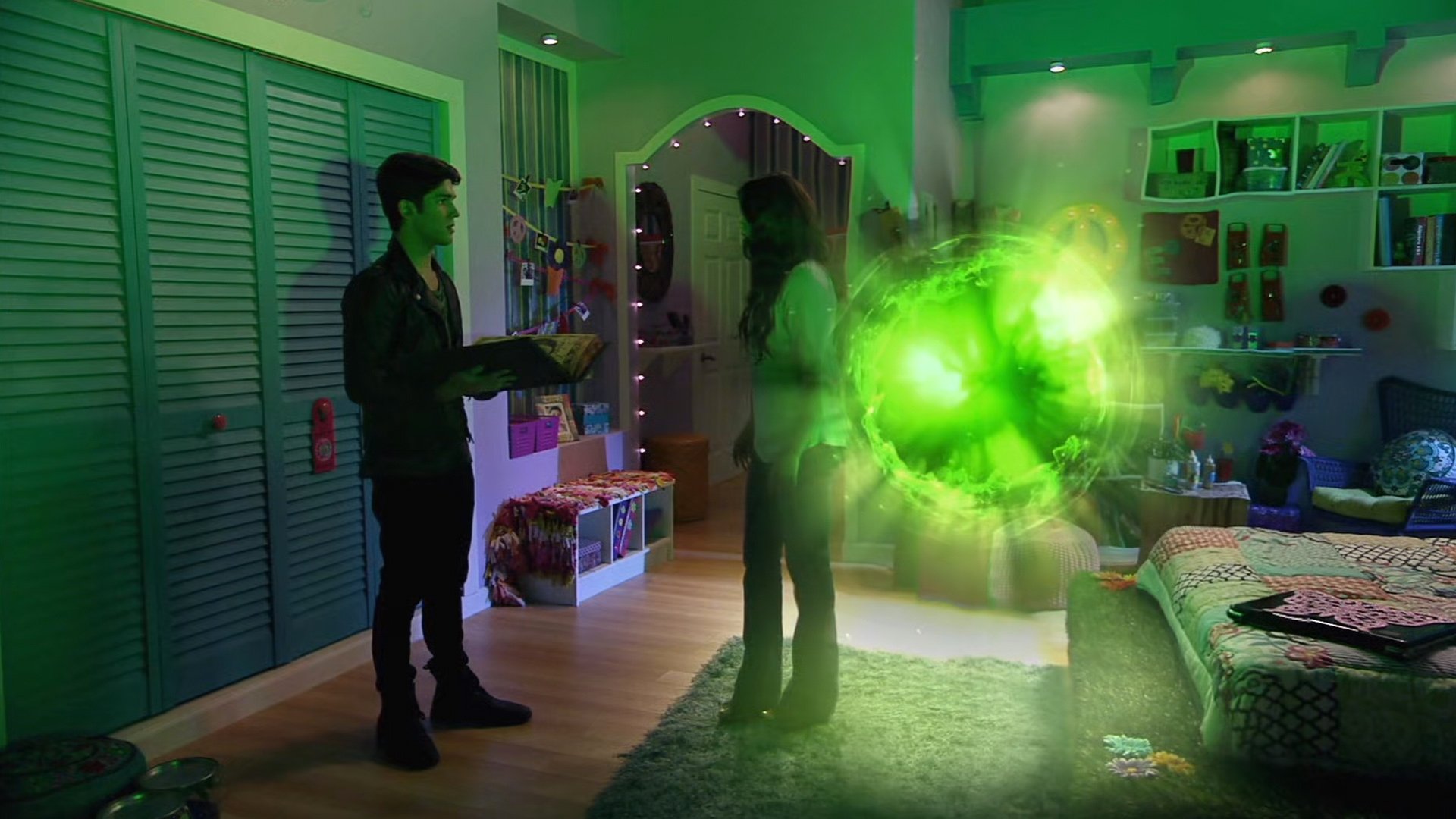 Every Witch Way 2015  [S04E16] - Frenemies