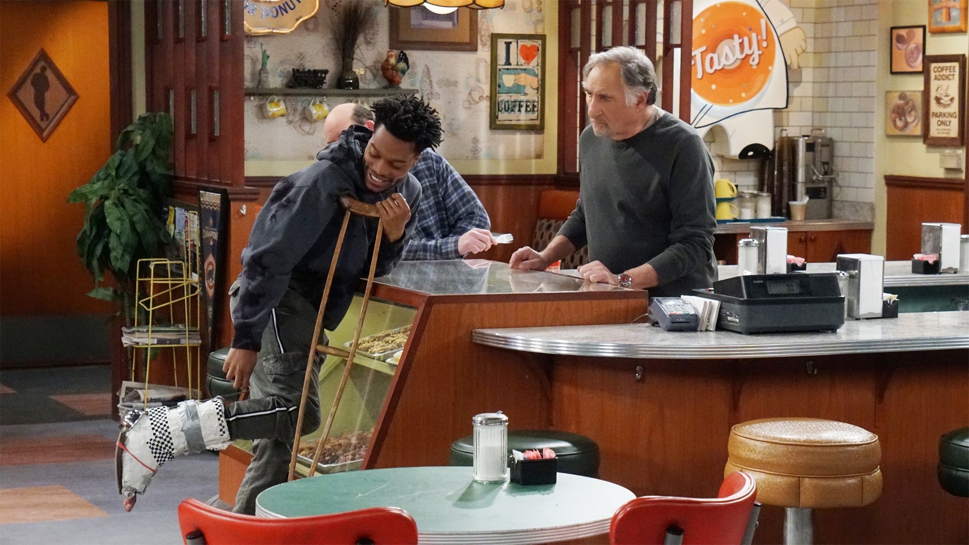 Superior Donuts 2017  [S01E08] - Man Without a Health Plan