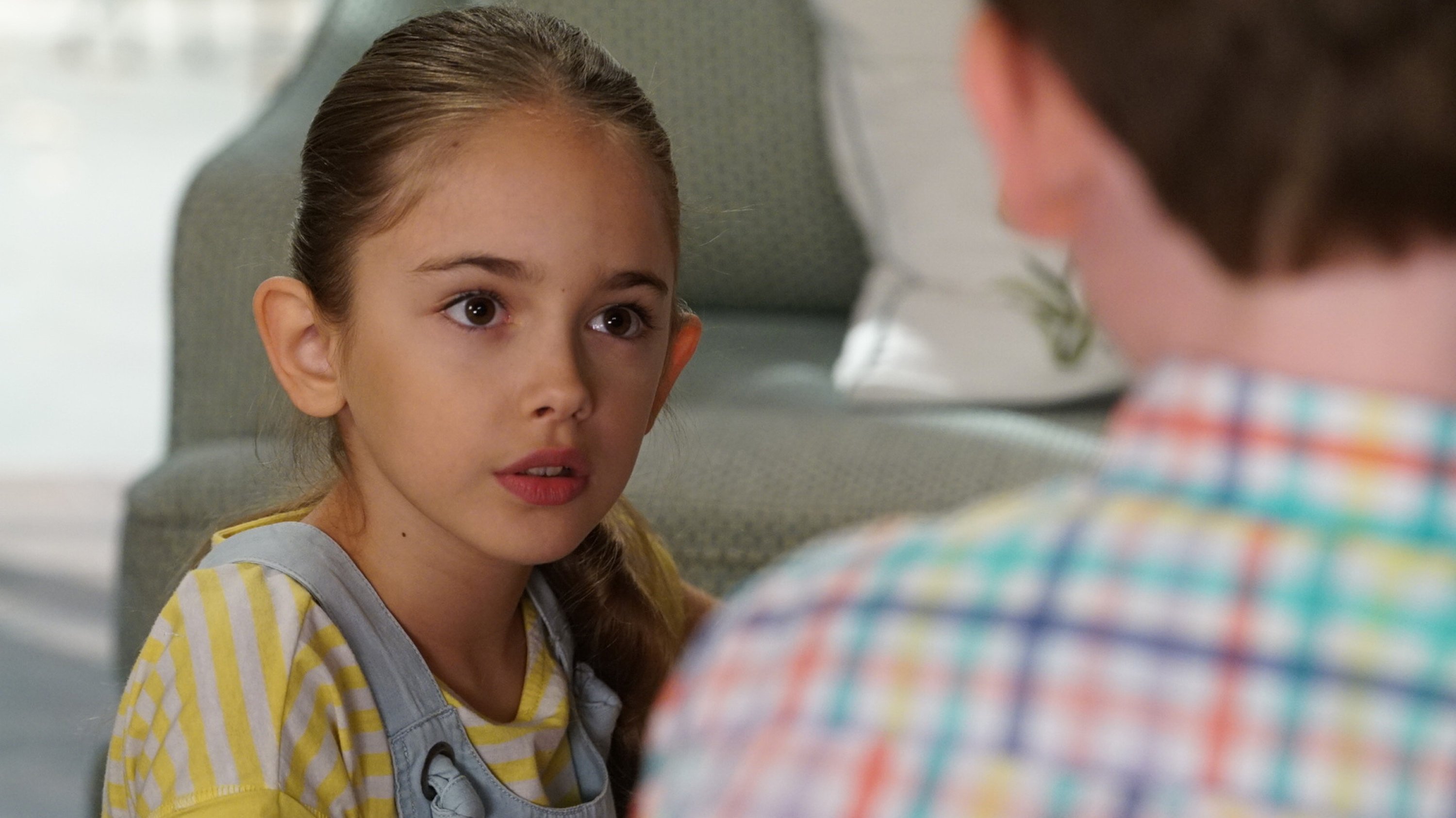 American Housewife 2017  [S02E02] - Boar-Dain