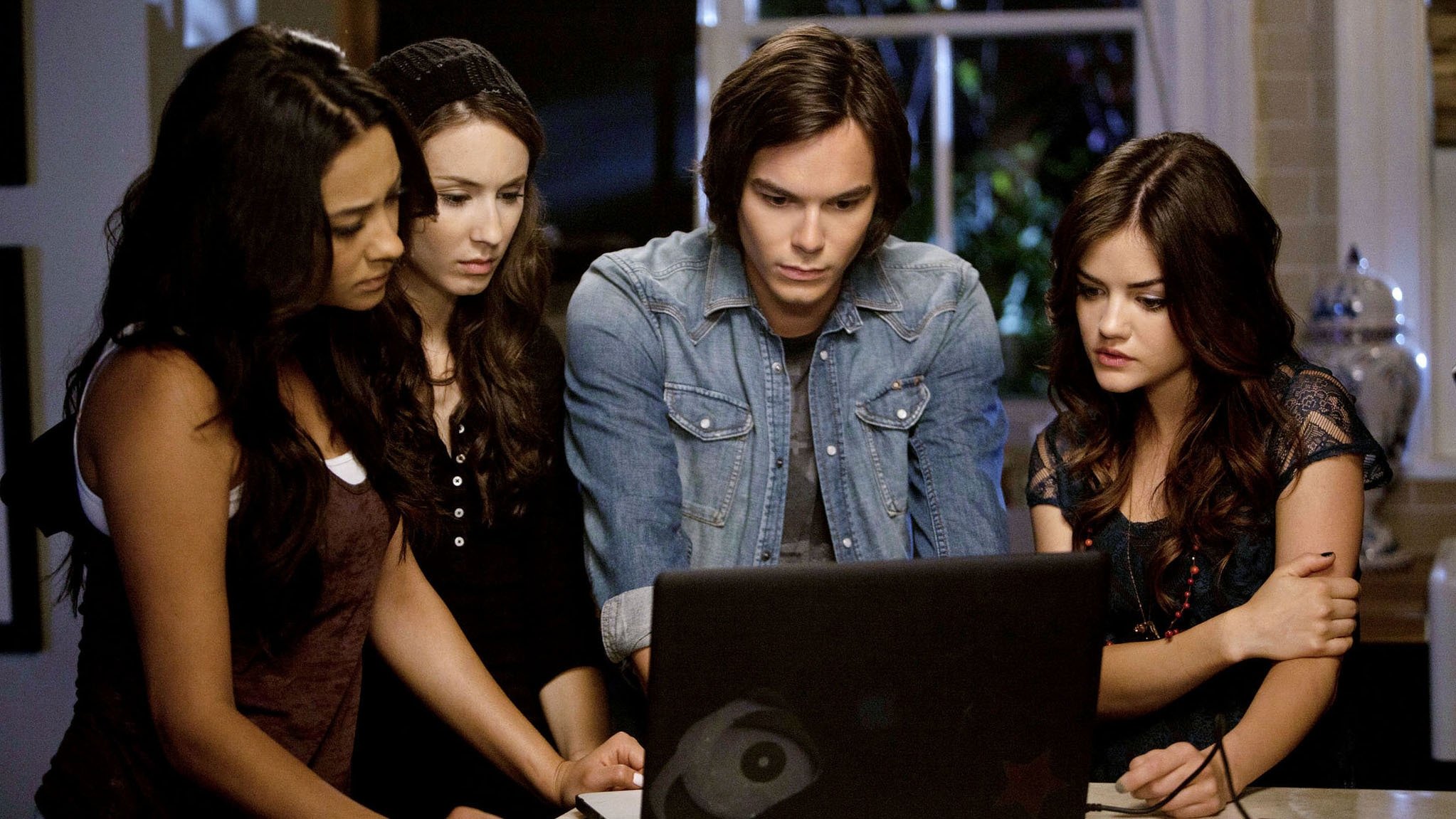 Pretty Little Liars 2011  [S02E15] - A Hot Piece of 'A'