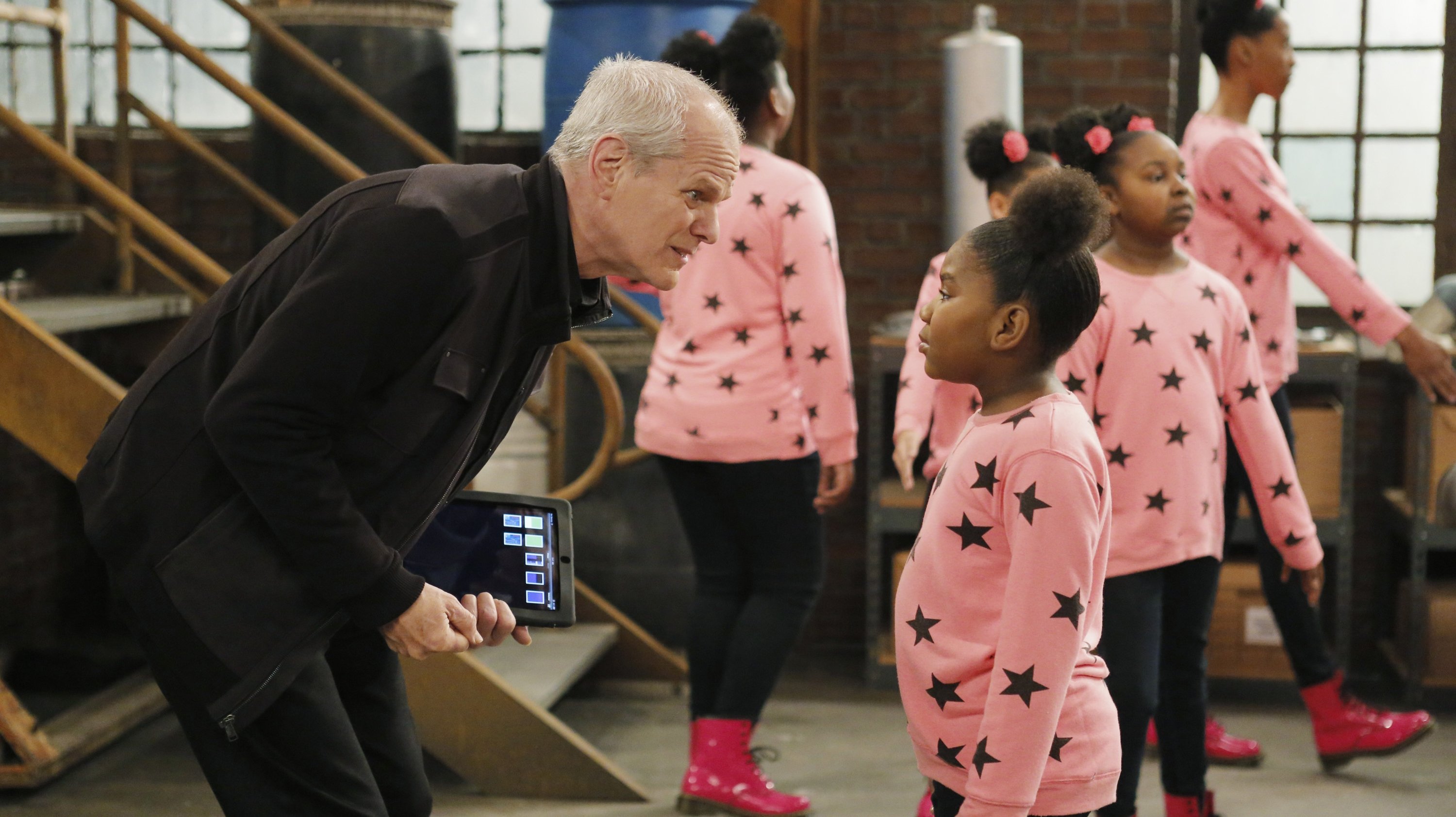 K.C. Undercover 2015  [S01E21] - Runaway Robot
