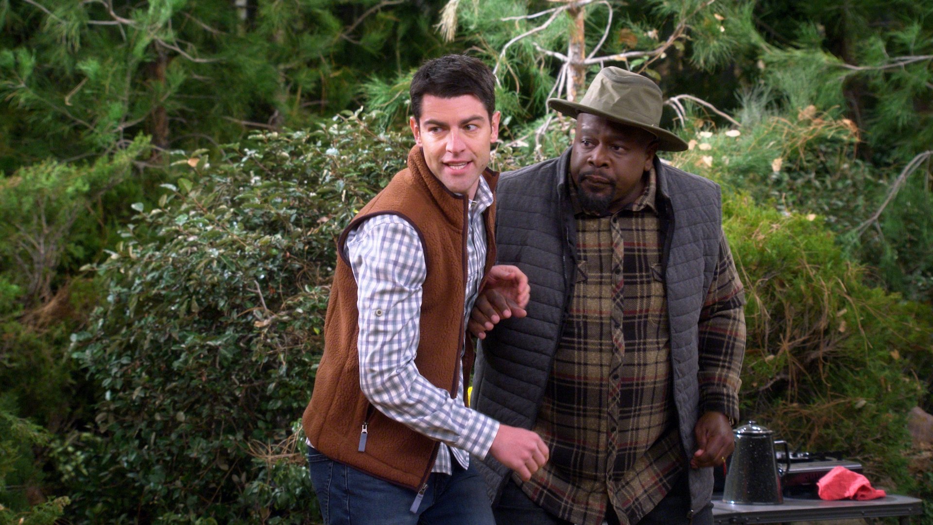 The Neighborhood 2018  [S01E19] - Welcome to the Camping Trip