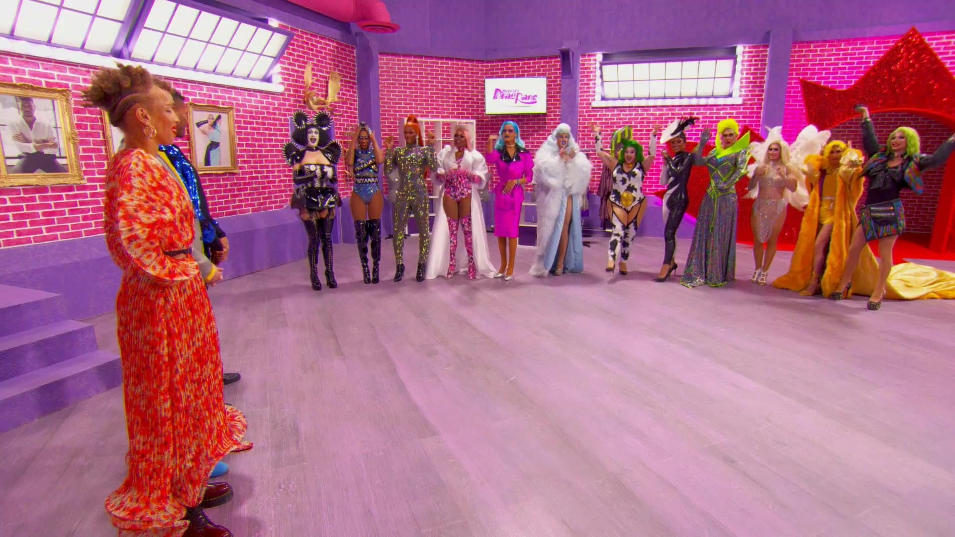 Canada's Drag Race 2020  [S01E01] - Eh-laganza Eh-xtravaganza