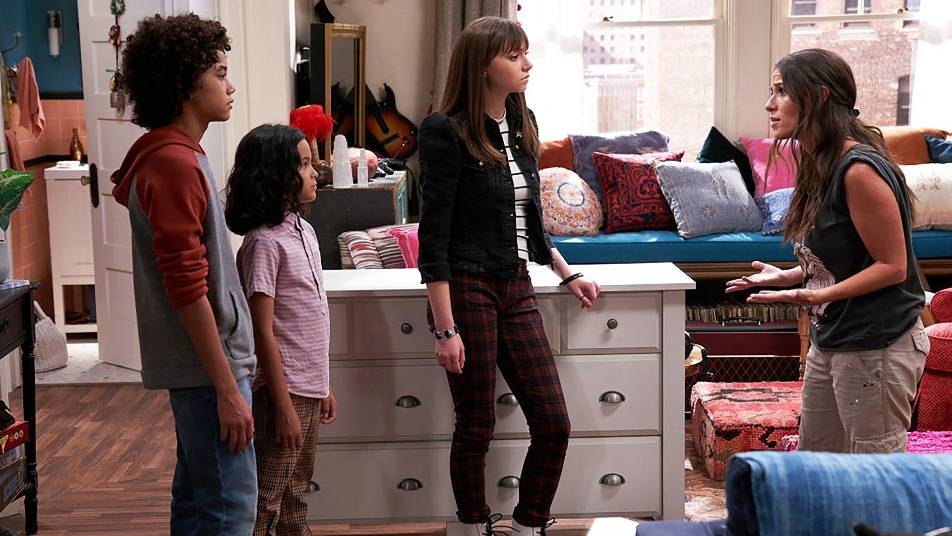 Punky Brewster 2021  [S01E02] - Make Room for Izzy