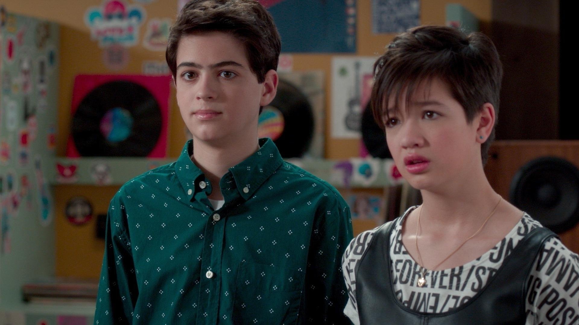Andi Mack 2017  [S02E21] - Buffy in a Bottle