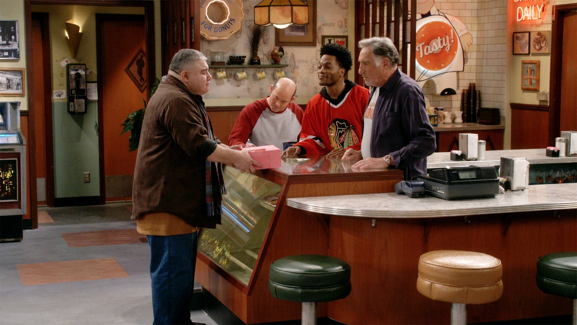 Superior Donuts 2017  [S01E04] - Trust Me