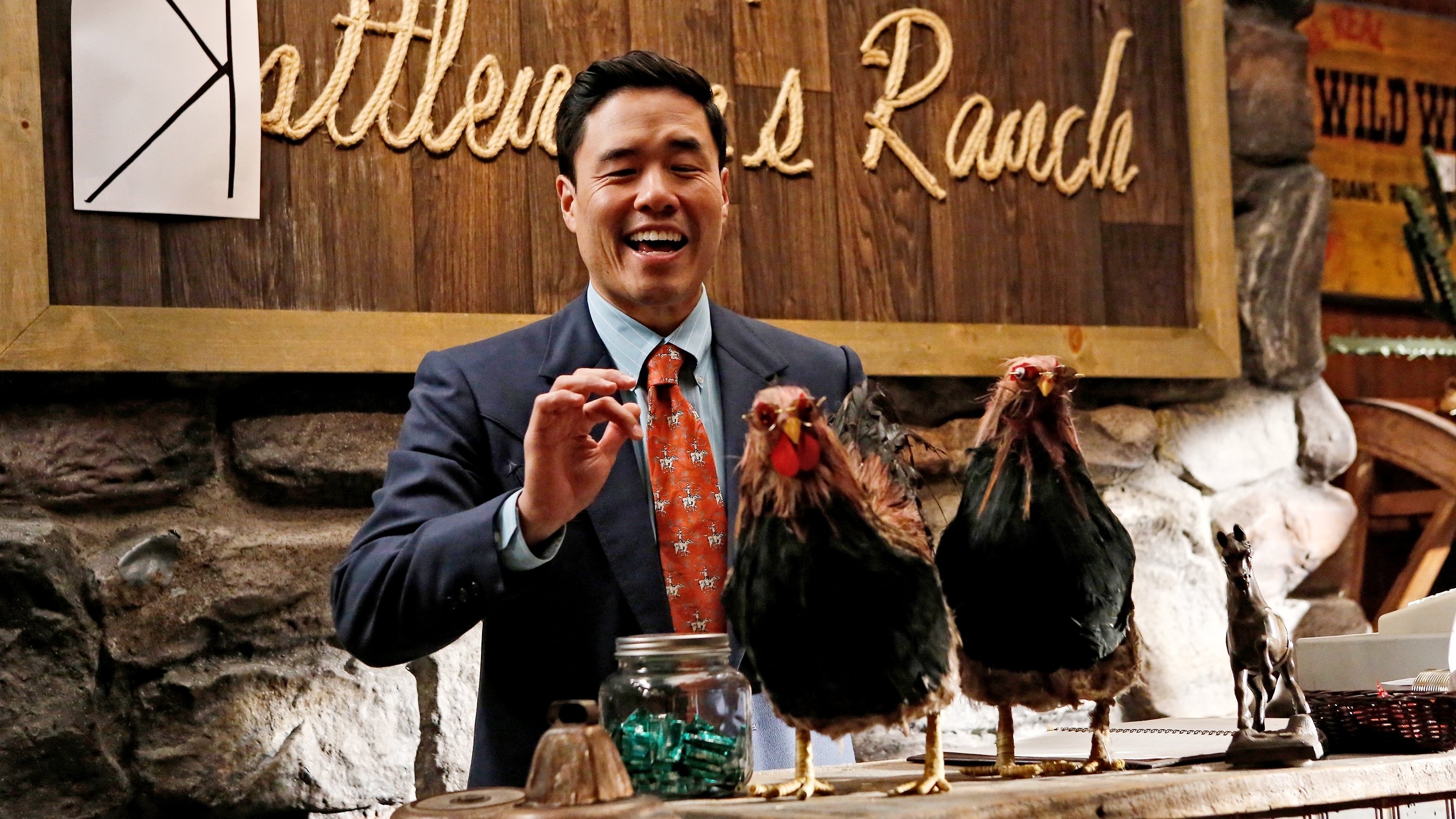 Fresh Off the Boat 2015  [S02E13] - Phil's Phaves