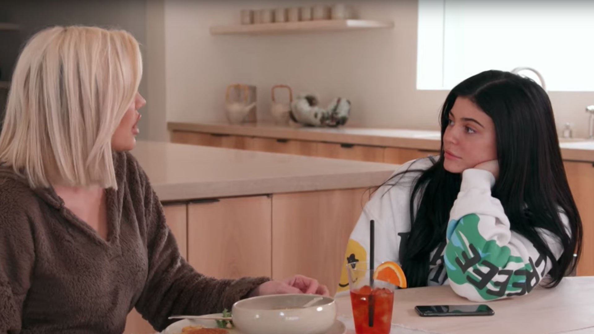 Keeping Up with the Kardashians 2019  [S16E11] - Treachery