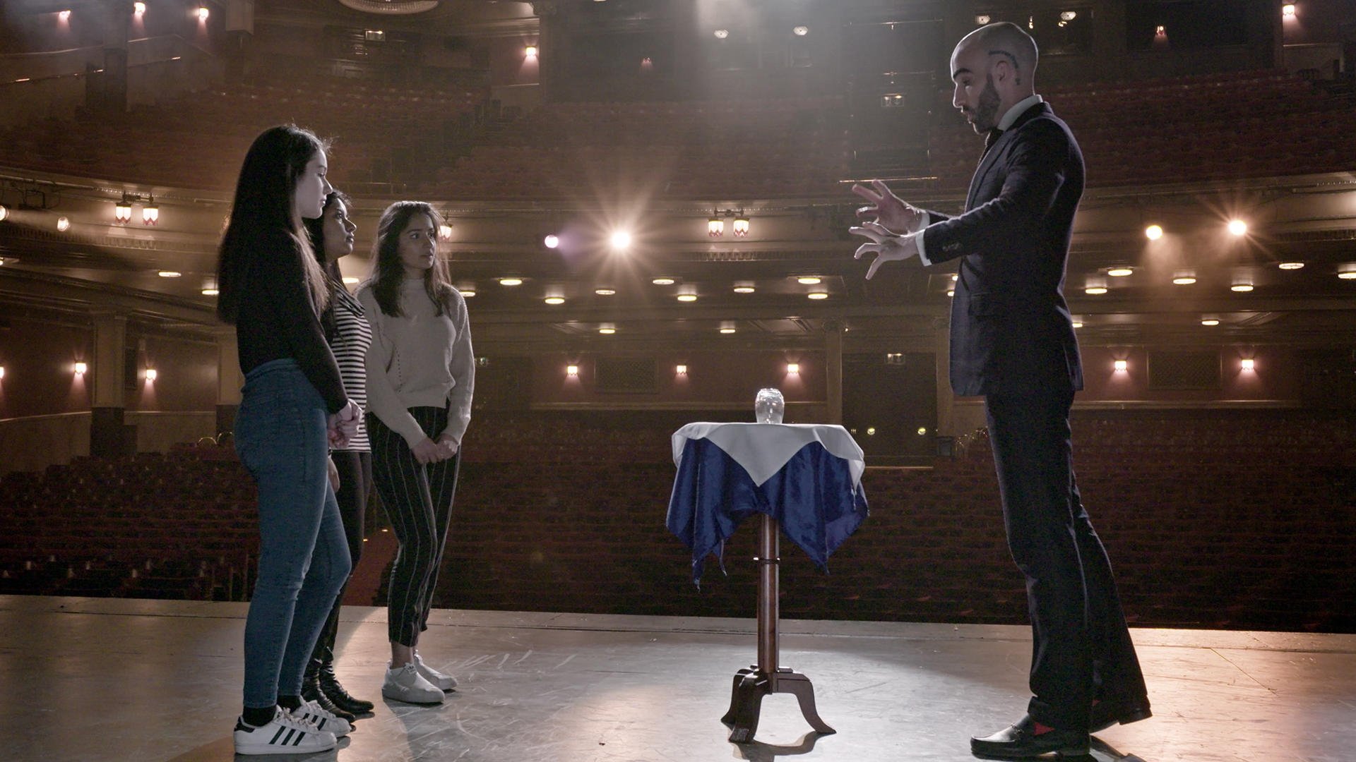 Death by Magic 2018  [S01E07] - EDINBURGH: Trial by Fire
