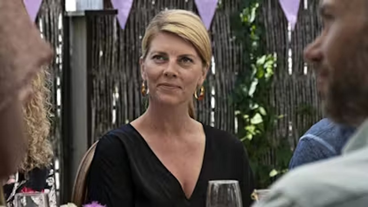 Between Us 2019  [S01E08] - Episode 8