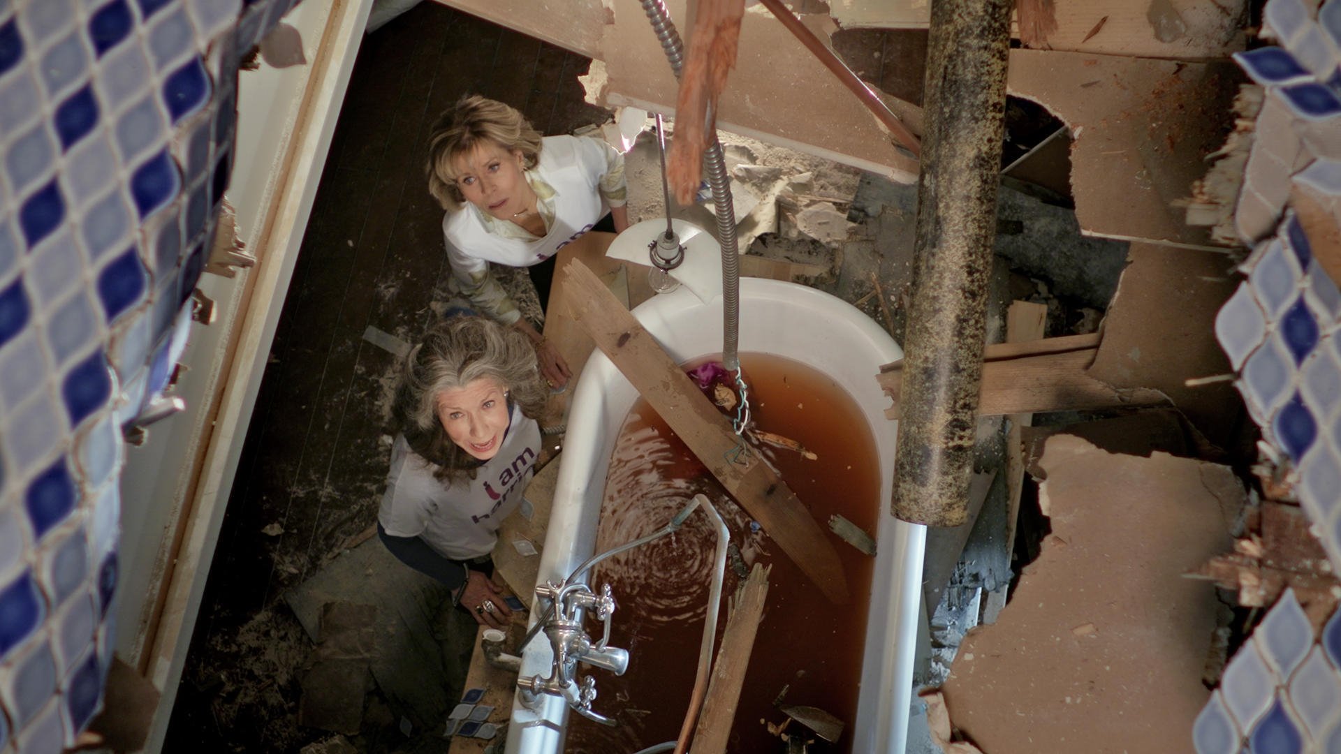 Grace and Frankie 2018  [S04E11] - The Tub