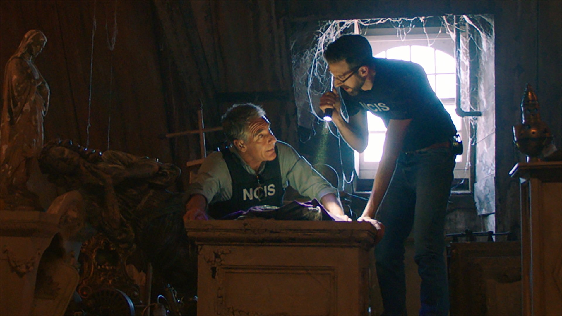 NCIS: New Orleans 2017  [S04E17] - Treasure Hunt