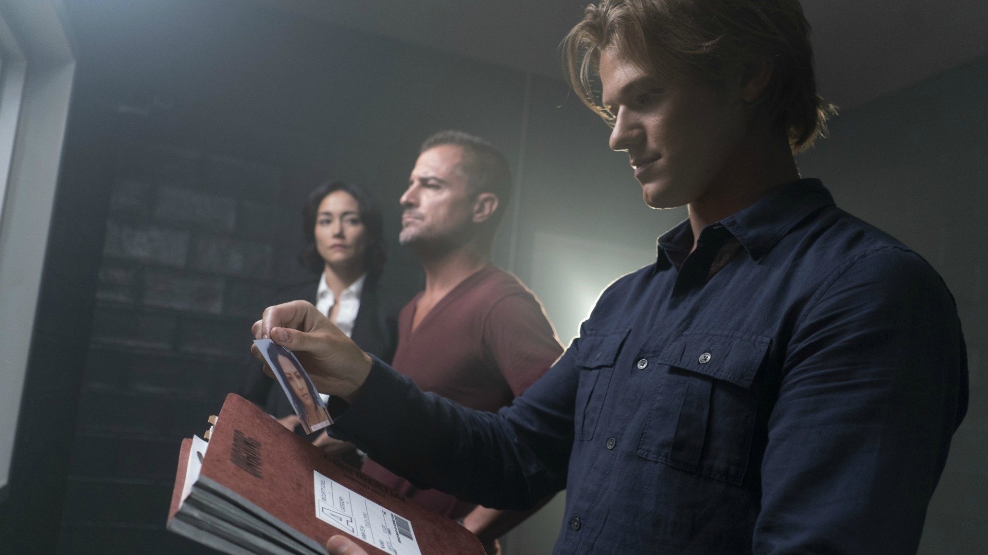 MacGyver 2016  [S01E01] - The Rising