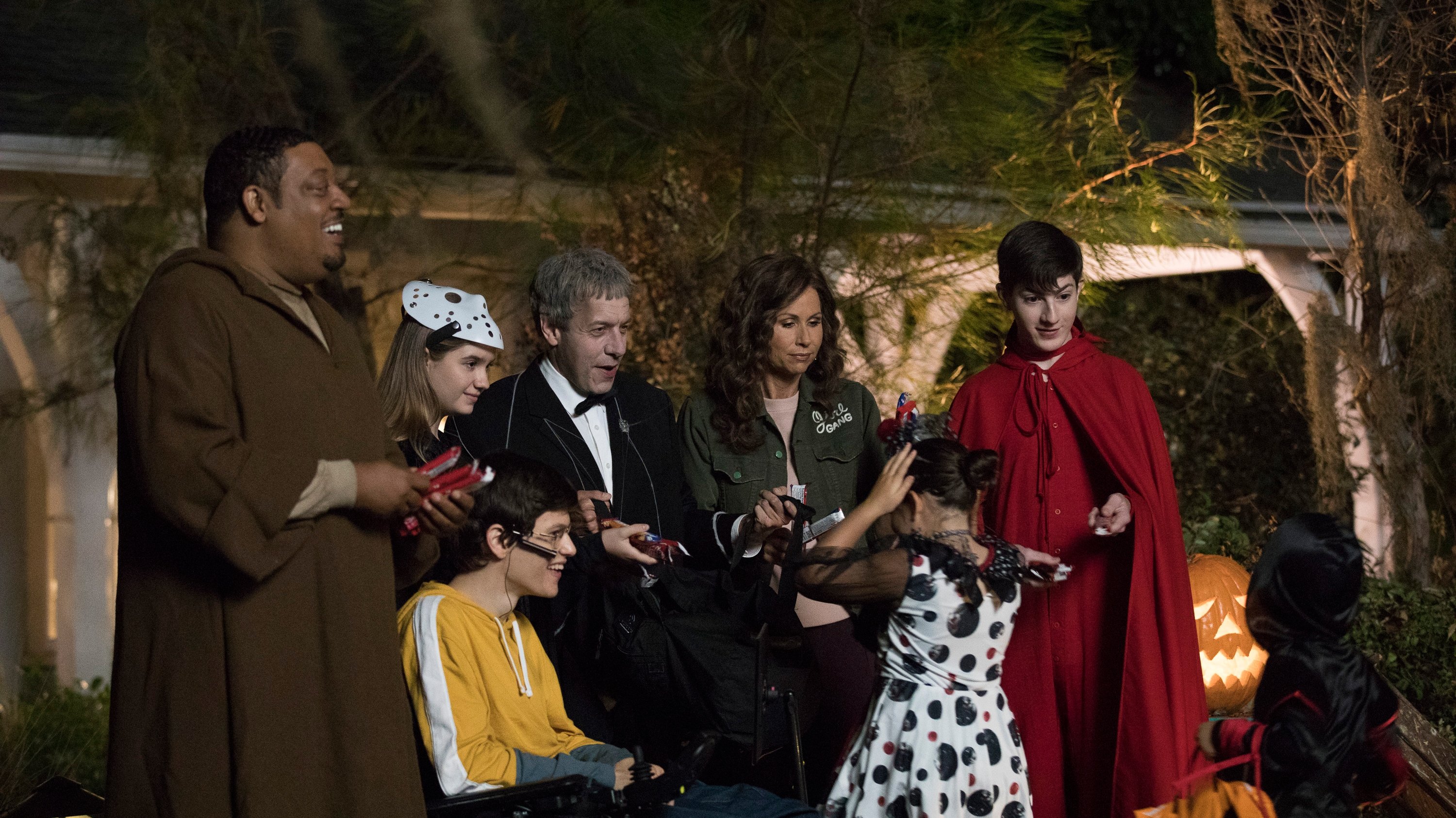 Speechless 2018  [S03E03] - I-N– INTO THE W-O– WOODS