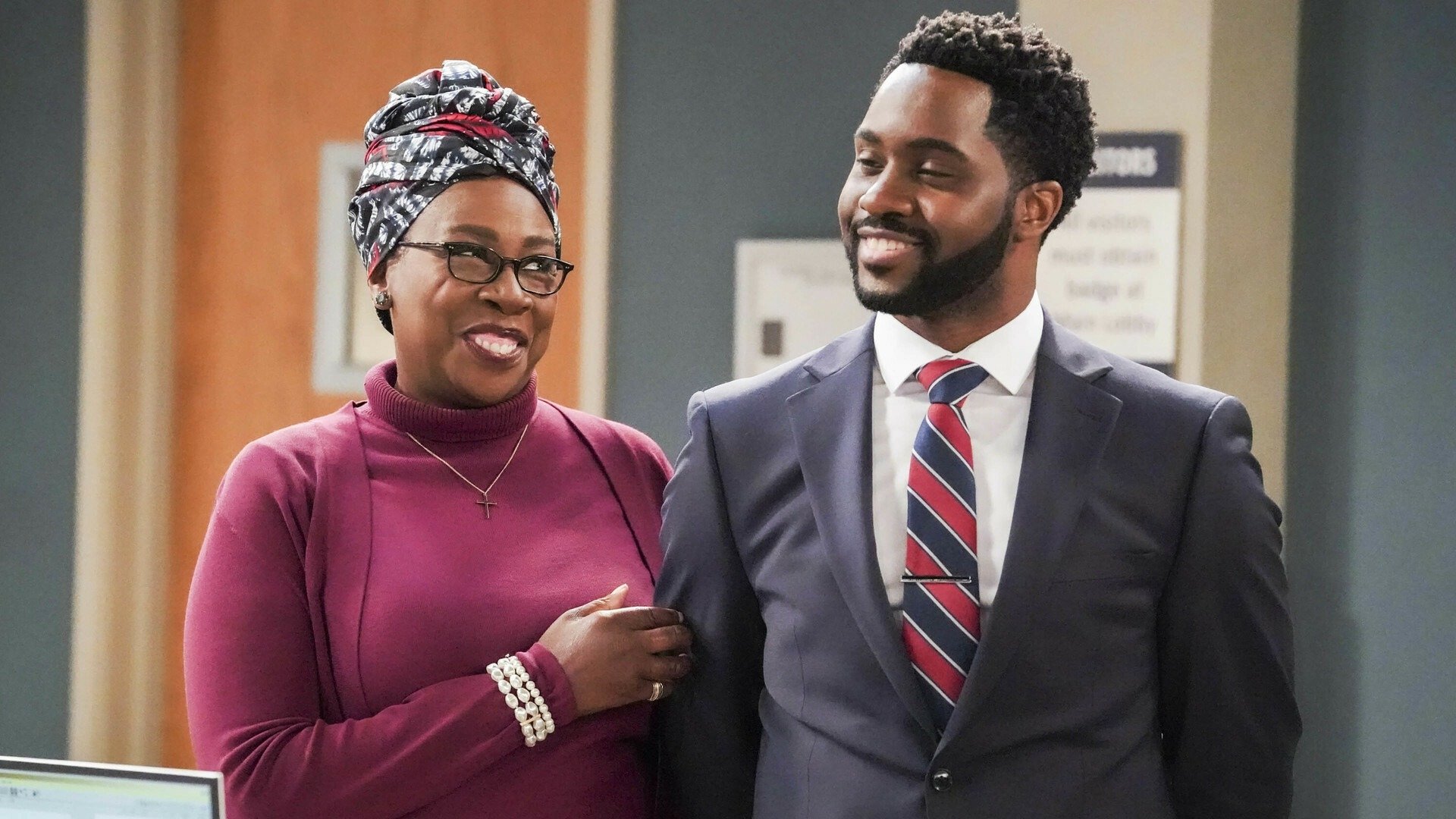 Bob Hearts Abishola 2022  [S04E12] - My Successful Lawyer Son