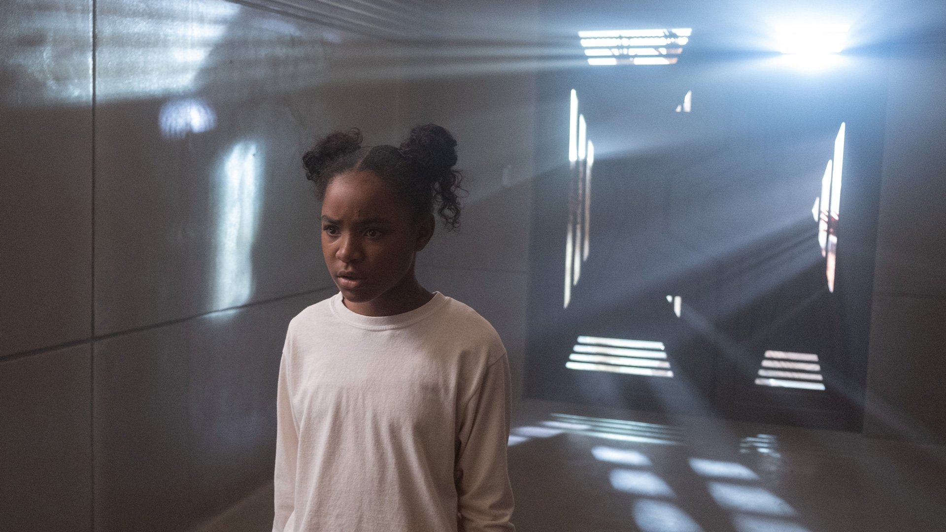 The Passage 2019  [S01E09] - Stay in the Light