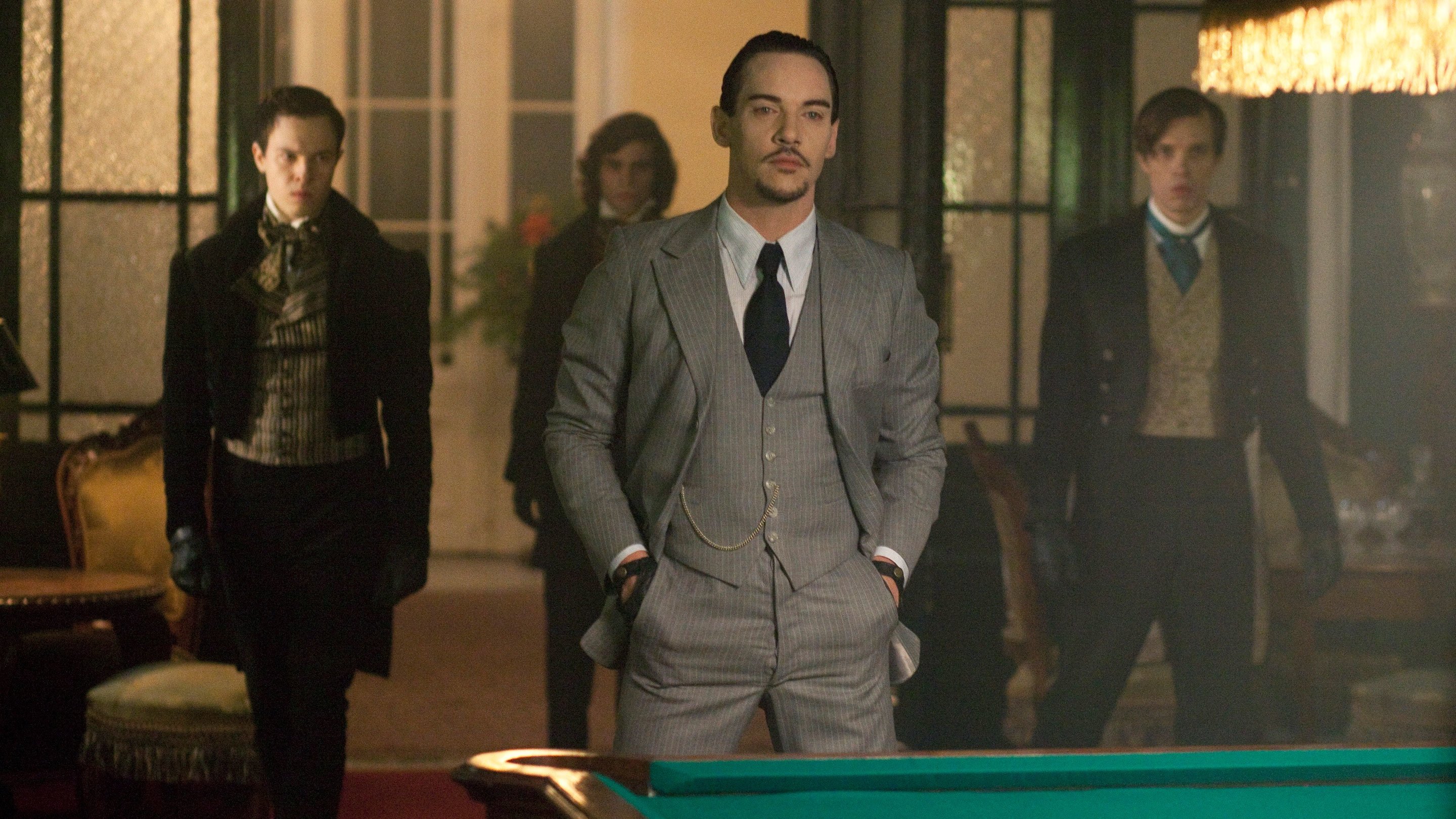 Dracula 2013  [S01E09] - Four Roses