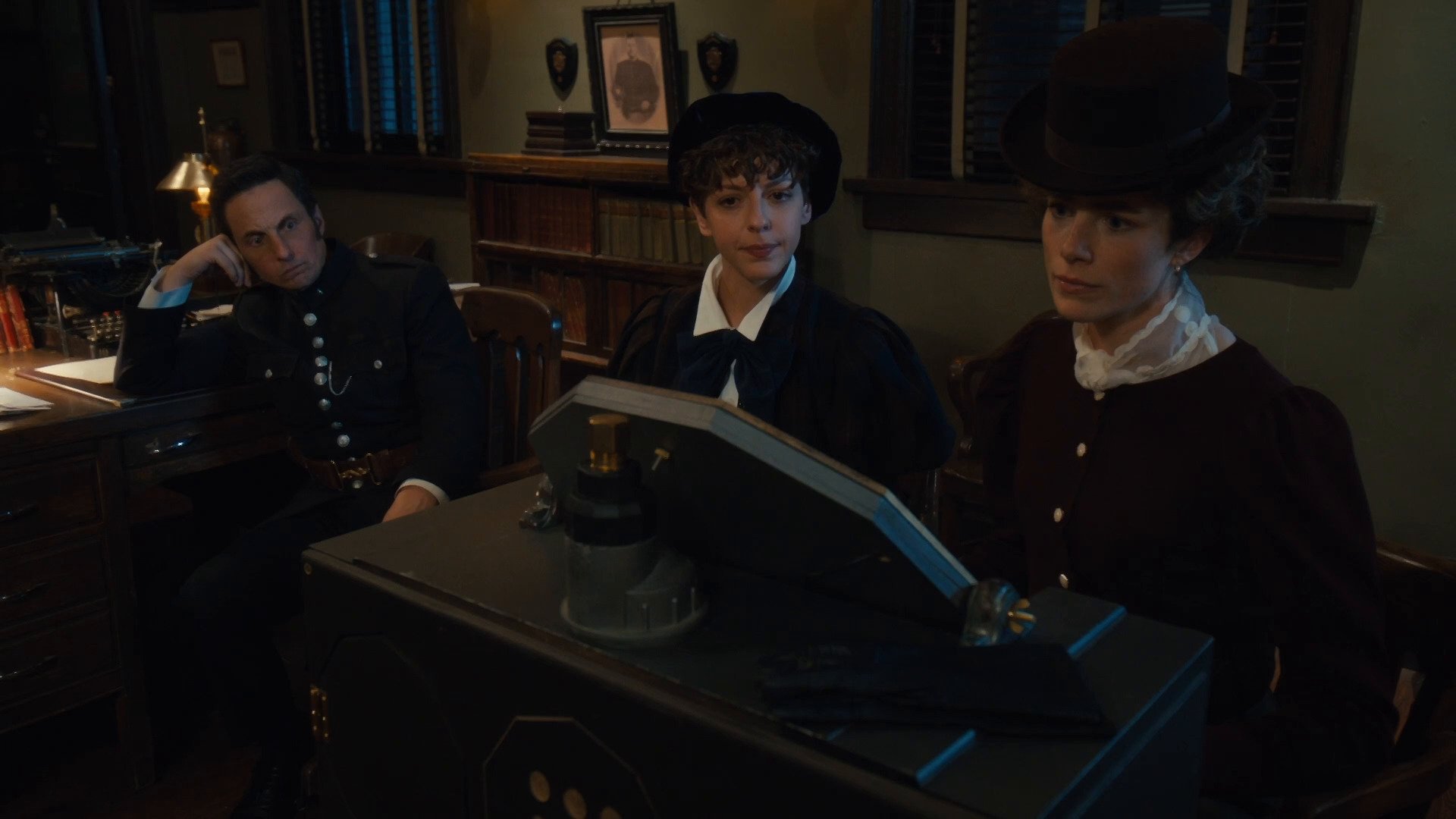 Murdoch Mysteries 2022  [S16E14] - Murdoch at the End of the World