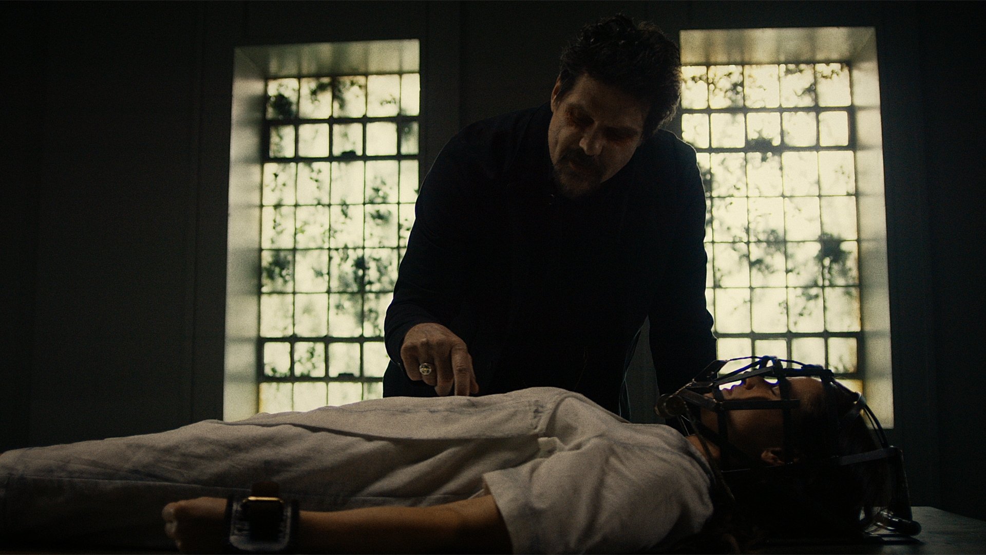 Van Helsing 2016  [S01E13] - It Begins