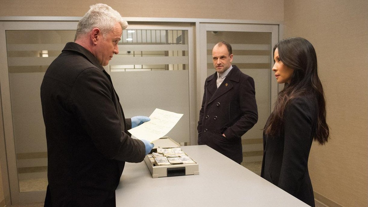 Elementary 2016  [S05E21] - Fly Into a Rage, Make a Bad Landing