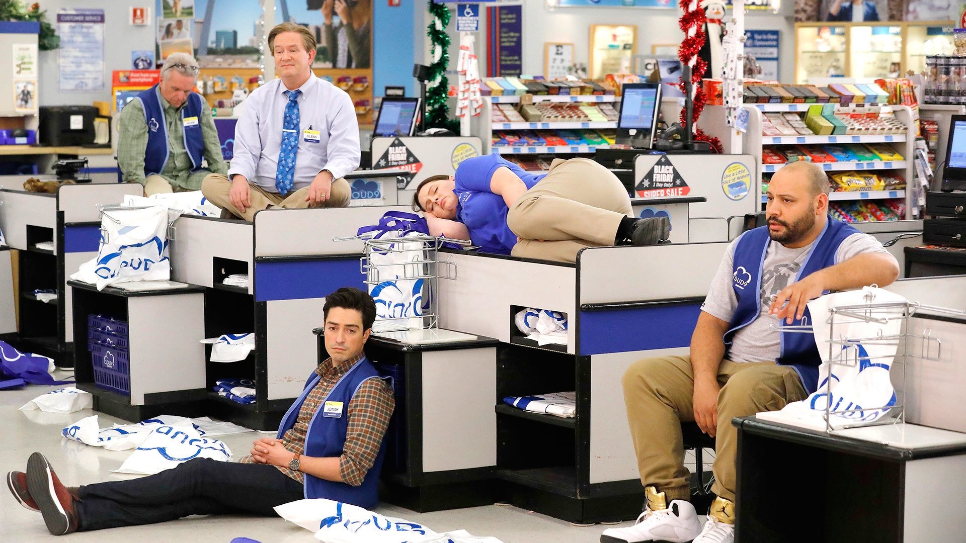 Superstore 2016  [S02E10] - Black Friday