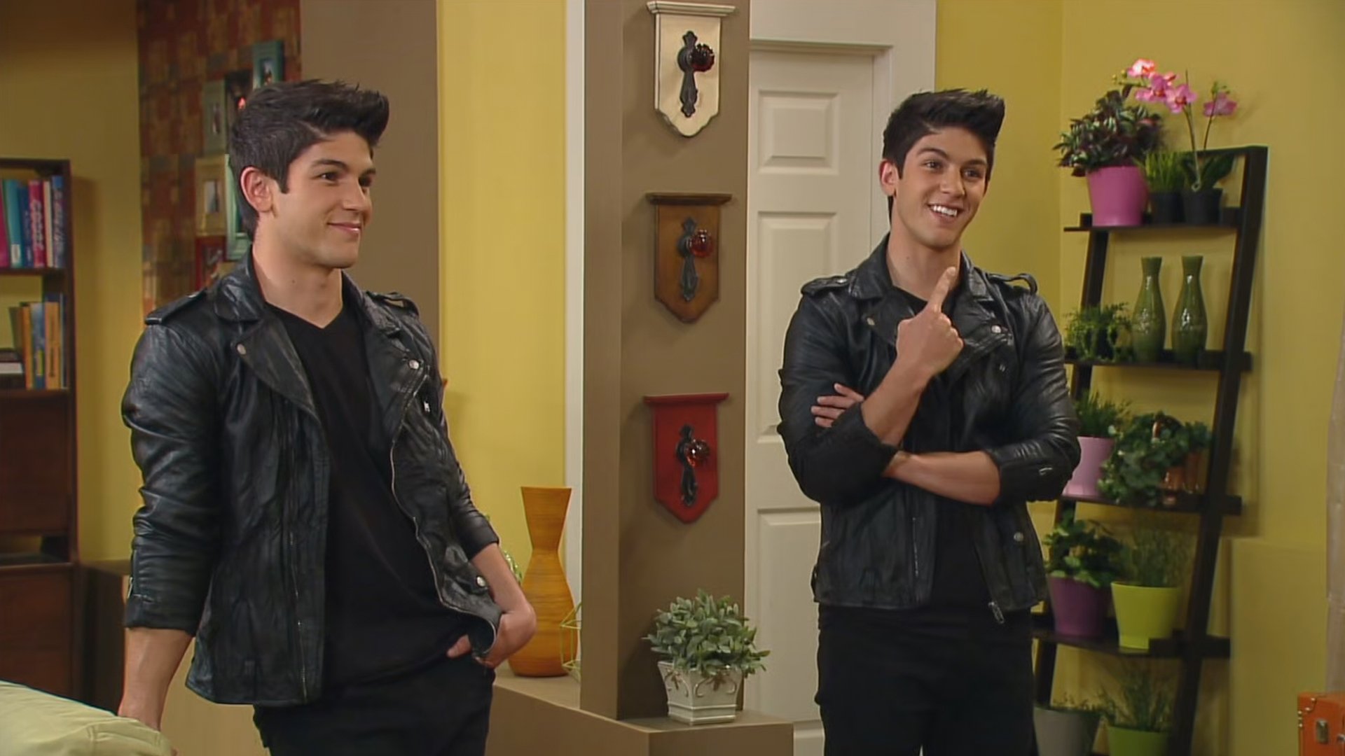 Every Witch Way 2014  [S02E11] - Double Trouble