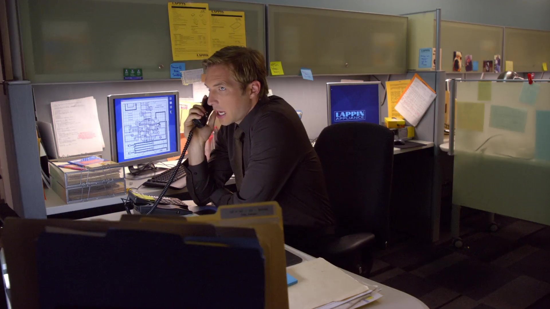 Friends with Benefits 2011  [S01E06] - The Benefit of Keeping Your Ego in Check
