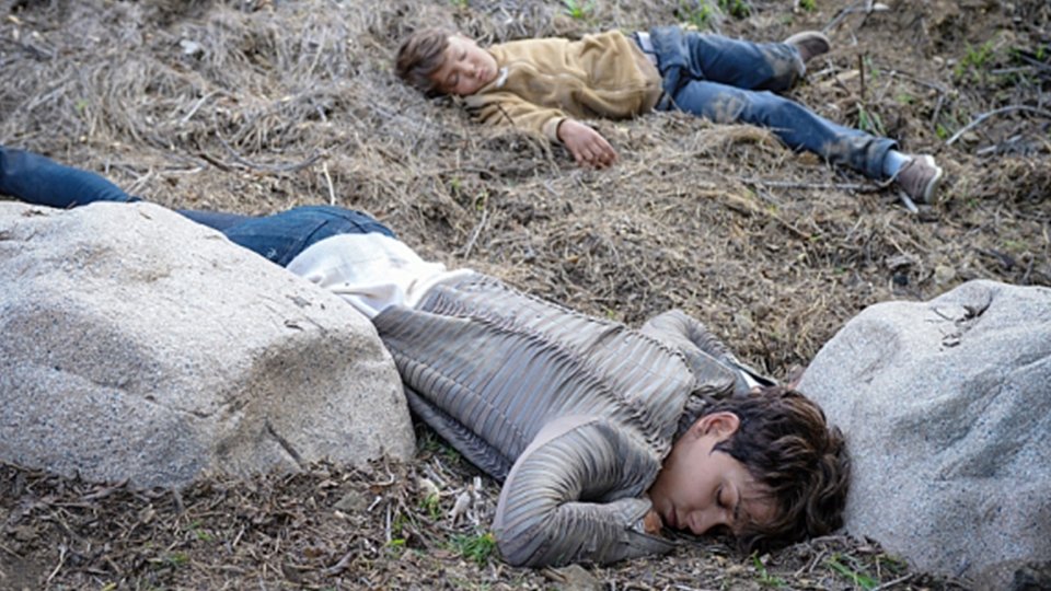 Extant 2014  [S01E05] - What on Earth Is Wrong?