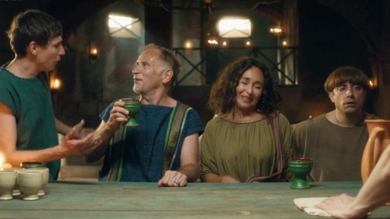 Plebs 2019  [S05E07] - The New Flat